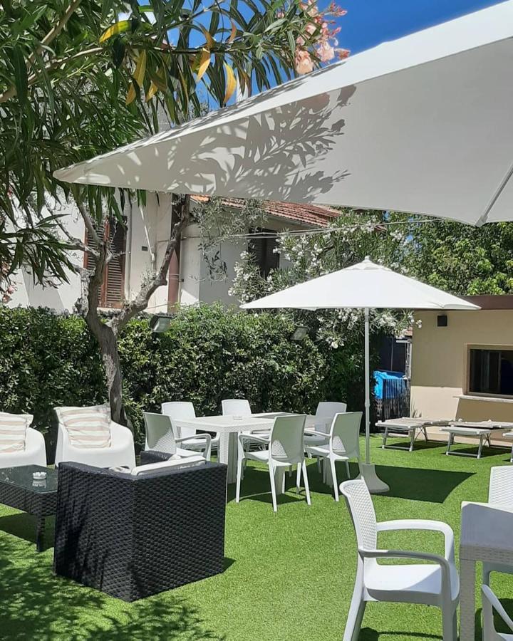 Hotel Arlecchino Riccione Exterior photo