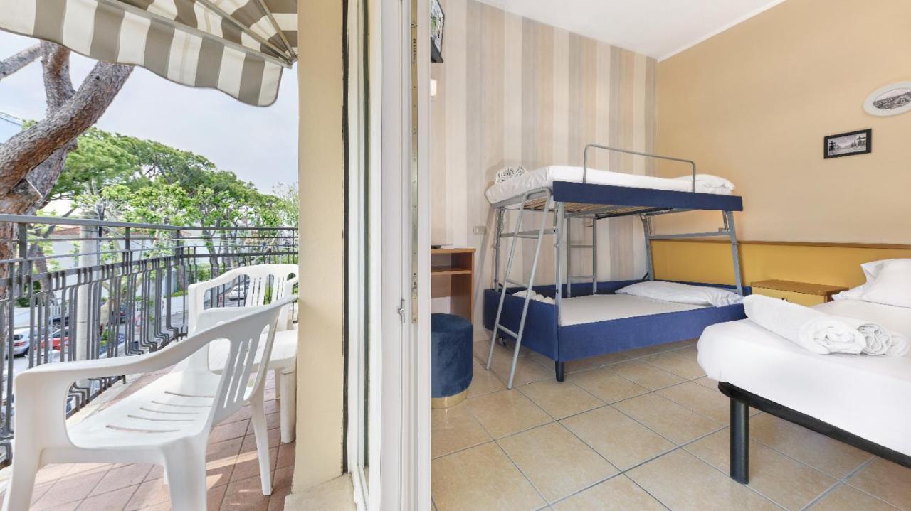 Hotel Arlecchino Riccione Exterior photo